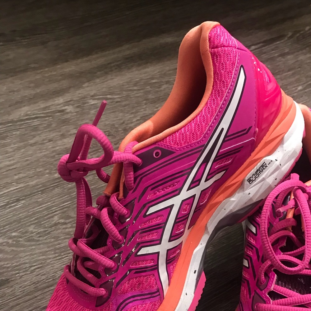 ASICS tennis shoes